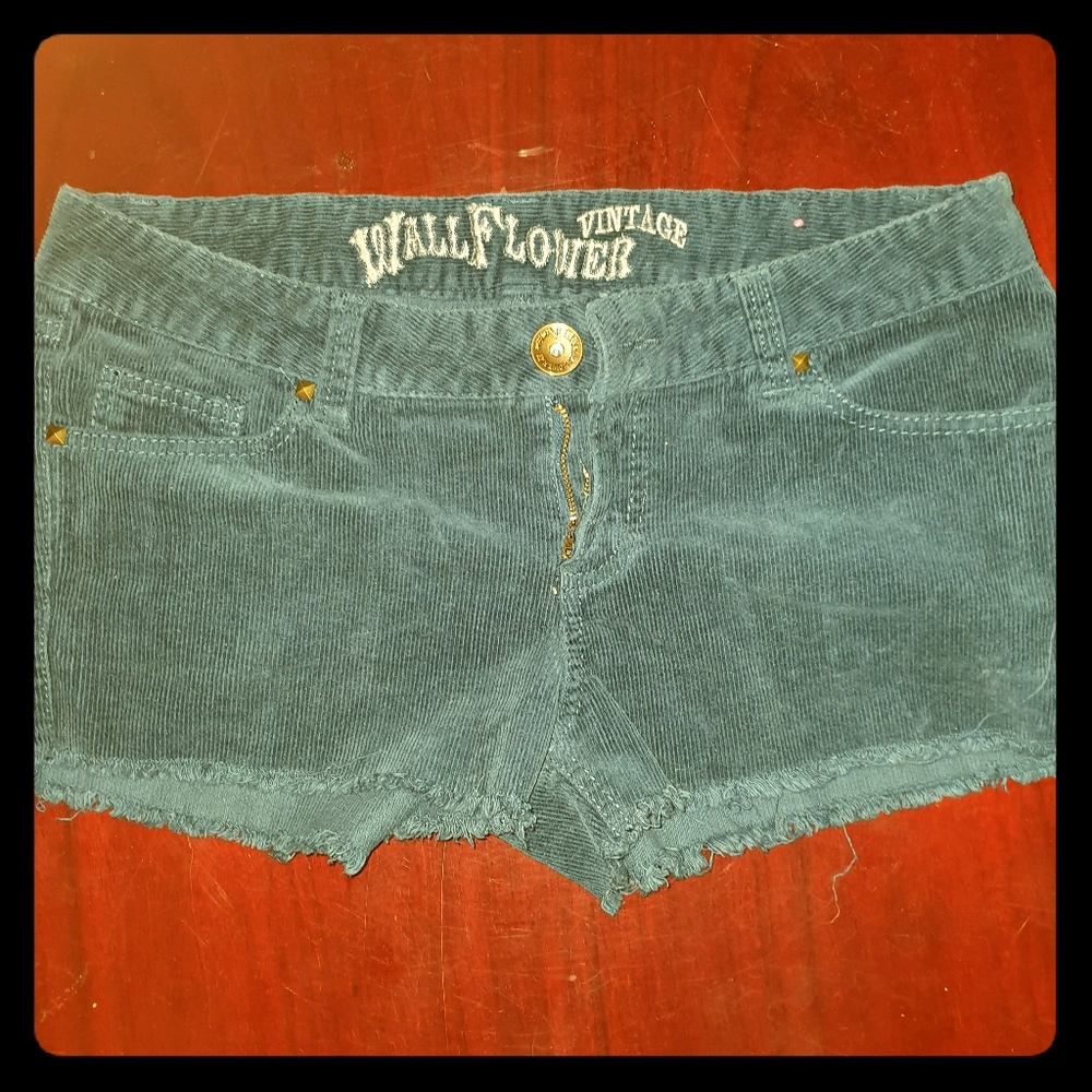 Wallflower shorts